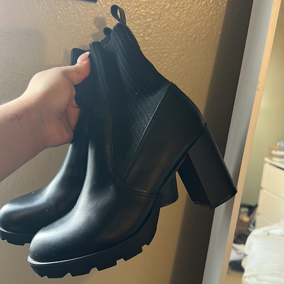 Booties - Picture 3 of 4